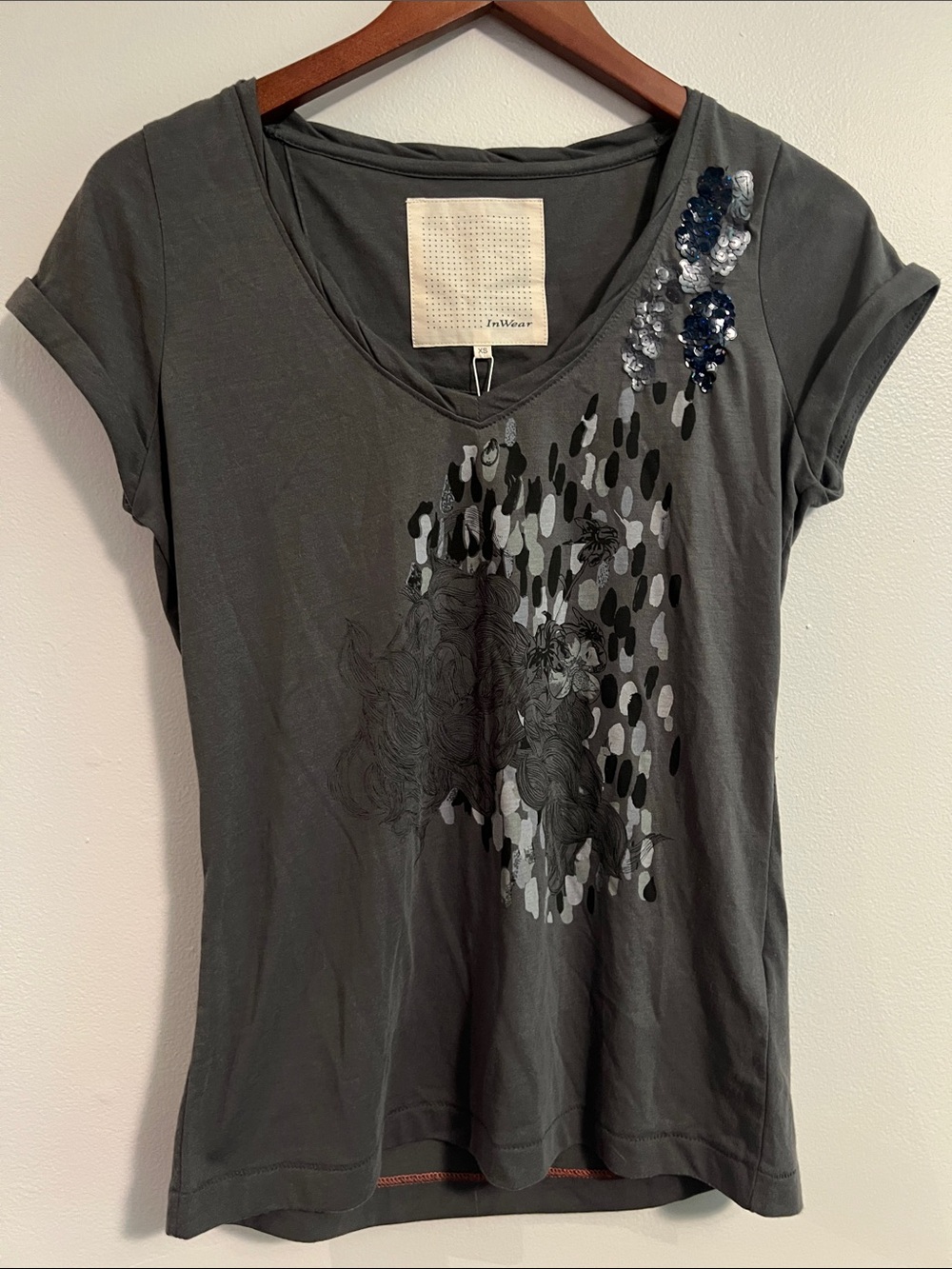 NWT In Wear Women's Charcoal V-Neck Tee with Sequin Detail, xs
